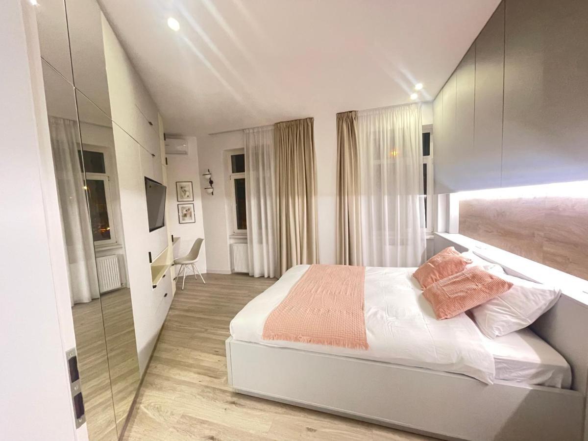 Four Bedroom Apartment, Old Town 부쿠레슈티 외부 사진
